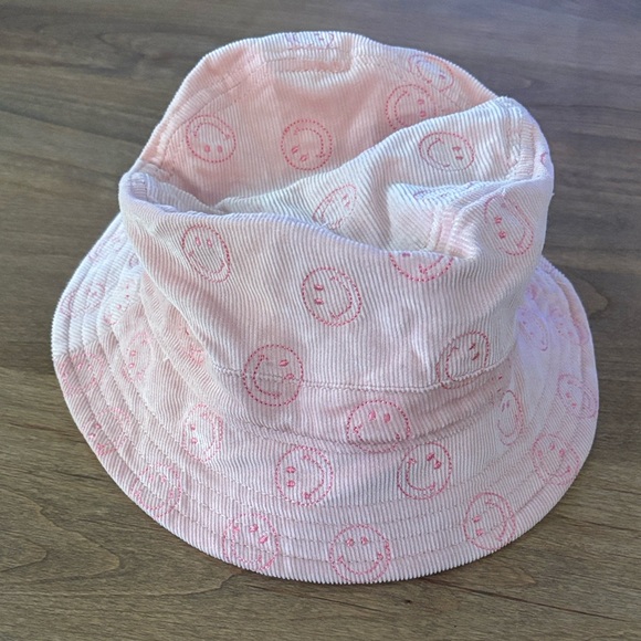 American Eagle Outfitters Accessories - American Eagle Outfitters Pink Smiley Bucket Hat